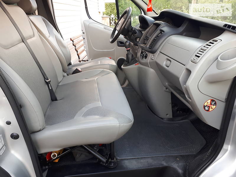 Мінівен Opel Vivaro 2011 в Косові