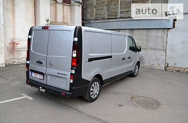 Грузопассажирский фургон Opel Vivaro 2016 в Киеве