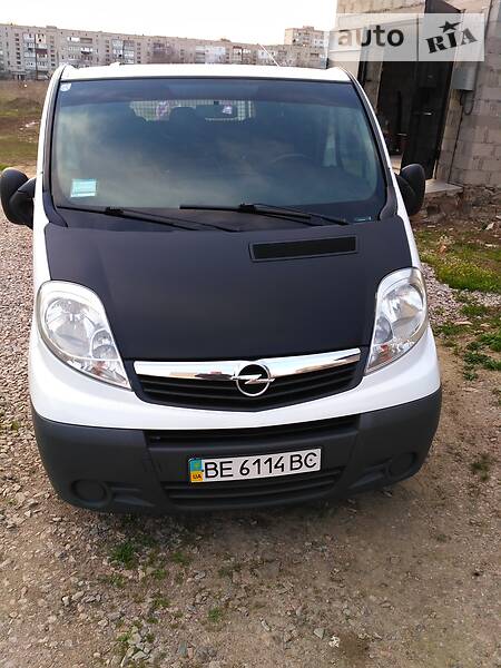 Грузопассажирский фургон Opel Vivaro 2008 в Первомайске