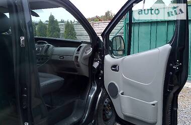 Вантажопасажирський фургон Opel Vivaro 2009 в 