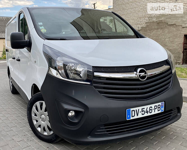 Грузопассажирский фургон Opel Vivaro 2015 в Луцке