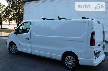 Вантажопасажирський фургон Opel Vivaro 2015 в 