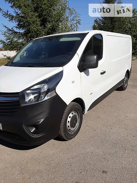 Грузопассажирский фургон Opel Vivaro 2016 в Киеве