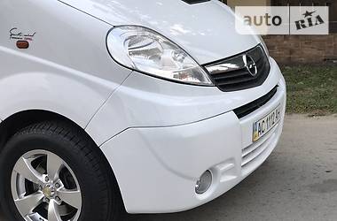 Грузопассажирский фургон Opel Vivaro 2008 в Луцке