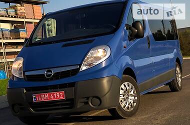 Грузопассажирский фургон Opel Vivaro 2011 в Дрогобыче