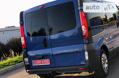 Грузопассажирский фургон Opel Vivaro 2011 в Дрогобыче