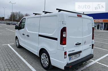 Грузопассажирский фургон Opel Vivaro 2016 в Тернополе