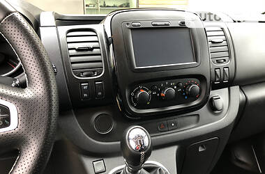 Грузопассажирский фургон Opel Vivaro 2017 в 