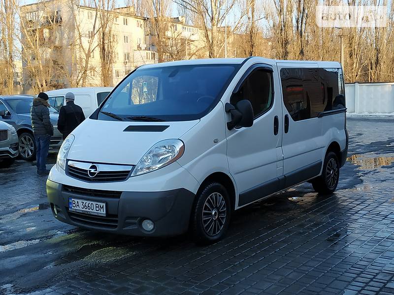 Грузопассажирский фургон Opel Vivaro 2013 в Одессе