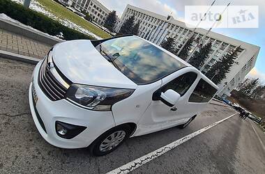 Універсал Opel Vivaro 2017 в Рівному