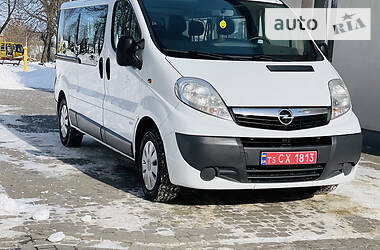 Минивэн Opel Vivaro 2011 в Ровно