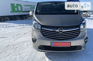 Грузопассажирский фургон Opel Vivaro 2015 в Бродах