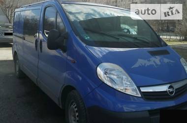 Грузопассажирский фургон Opel Vivaro 2011 в Сумах