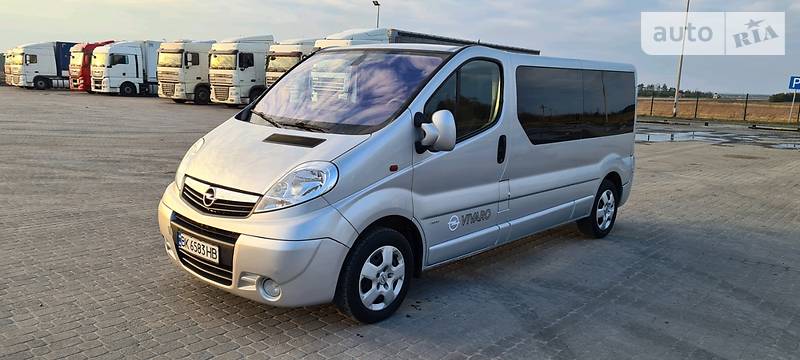 Минивэн Opel Vivaro 2013 в Киеве