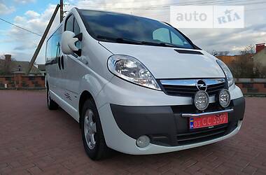 Вантажний фургон Opel Vivaro 2013 в Рівному