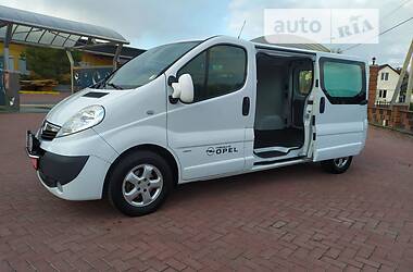 Вантажний фургон Opel Vivaro 2013 в Рівному