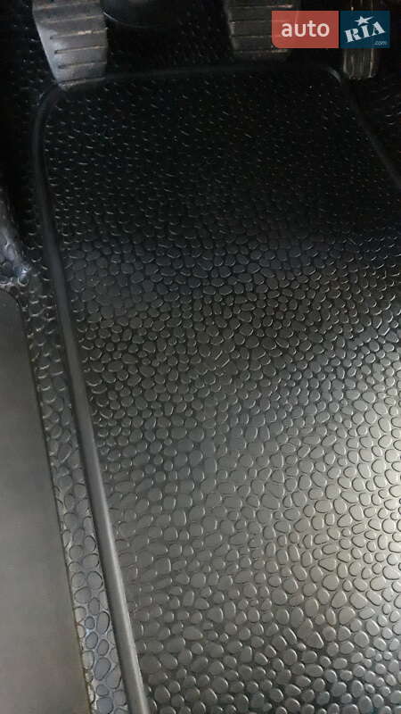 Мінівен Opel Vivaro 2012 в Києві