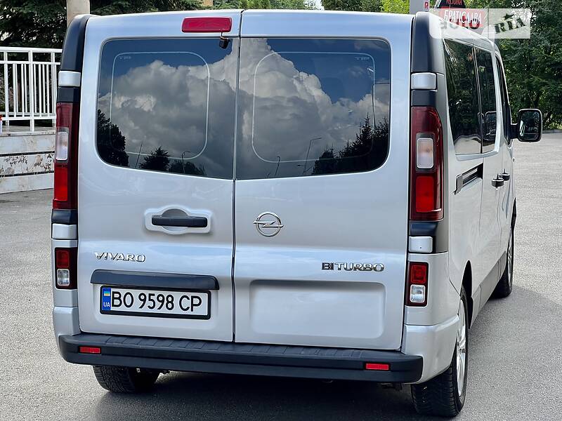 Мінівен Opel Vivaro 2016 в Тернополі