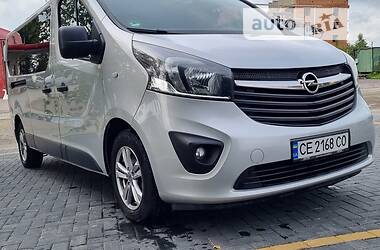 Мінівен Opel Vivaro 2015 в Чернівцях