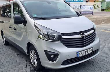 Мінівен Opel Vivaro 2015 в Чернівцях