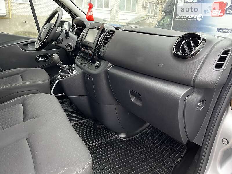 Мінівен Opel Vivaro 2017 в Києві