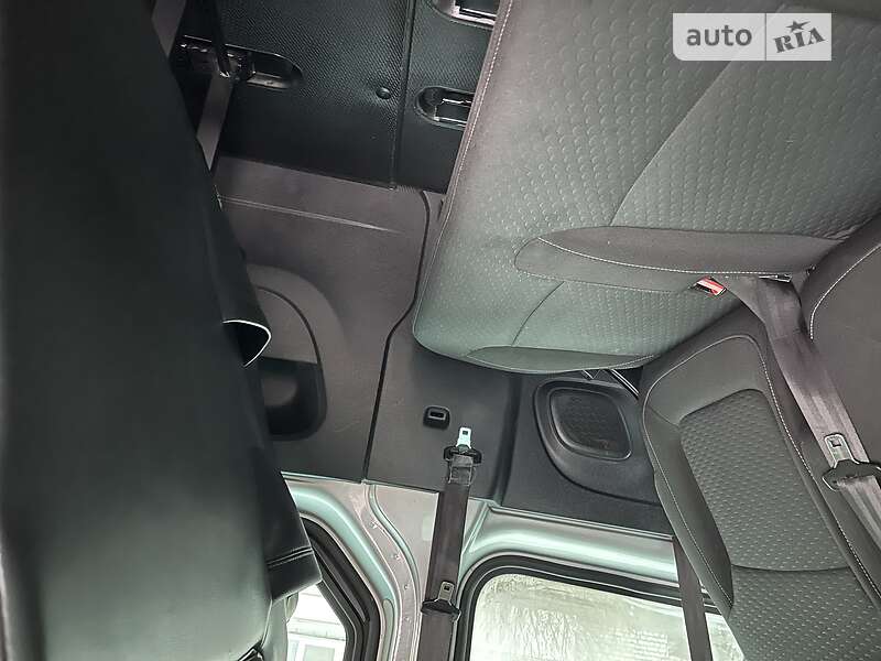 Мінівен Opel Vivaro 2017 в Києві