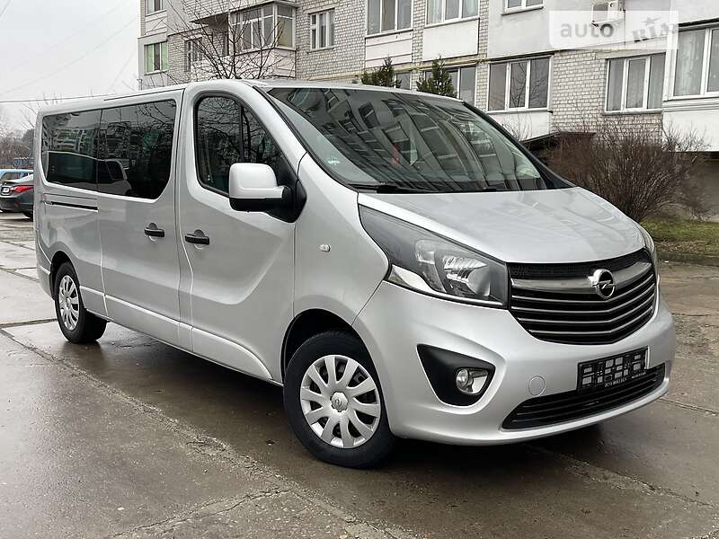 Мінівен Opel Vivaro 2017 в 