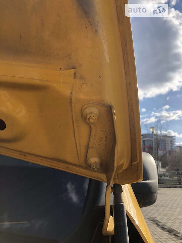 Вантажний фургон Opel Vivaro 2016 в Чернівцях