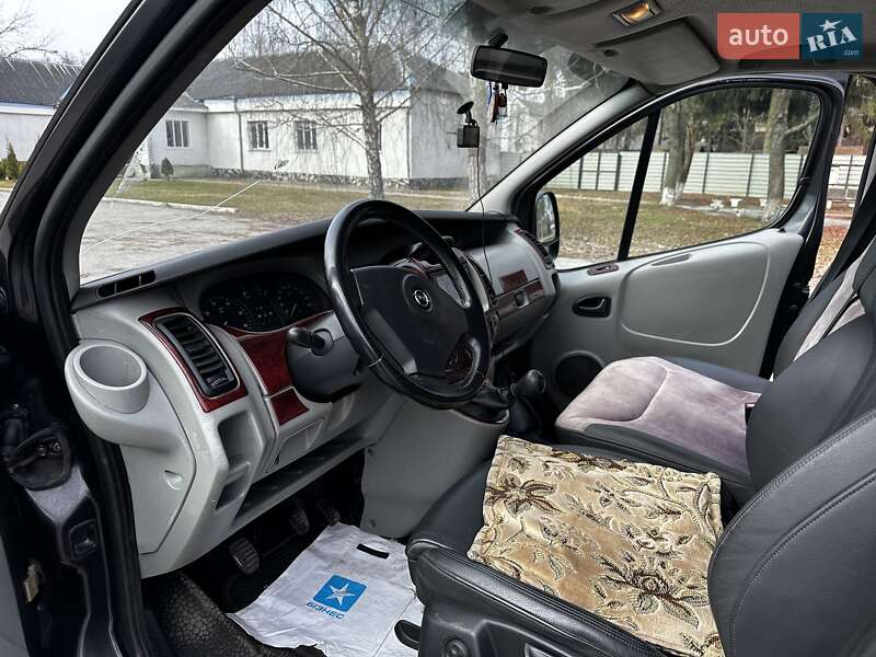 Минивэн Opel Vivaro 2004 в Звягеле