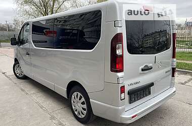 Минивэн Opel Vivaro 2017 в 