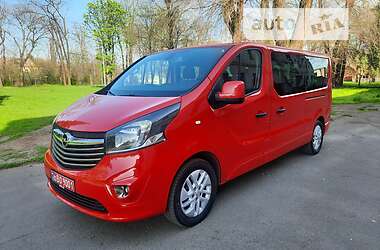 Мінівен Opel Vivaro 2017 в Кривому Розі