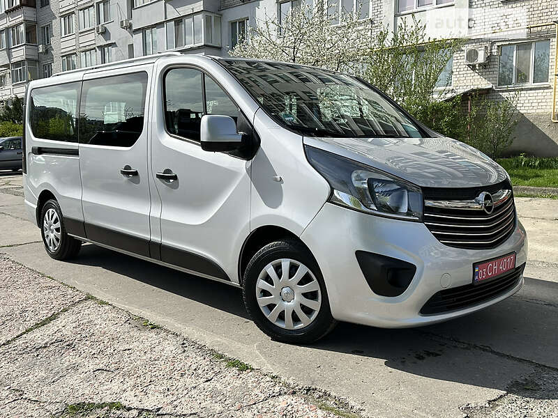 Мінівен Opel Vivaro 2016 в Києві