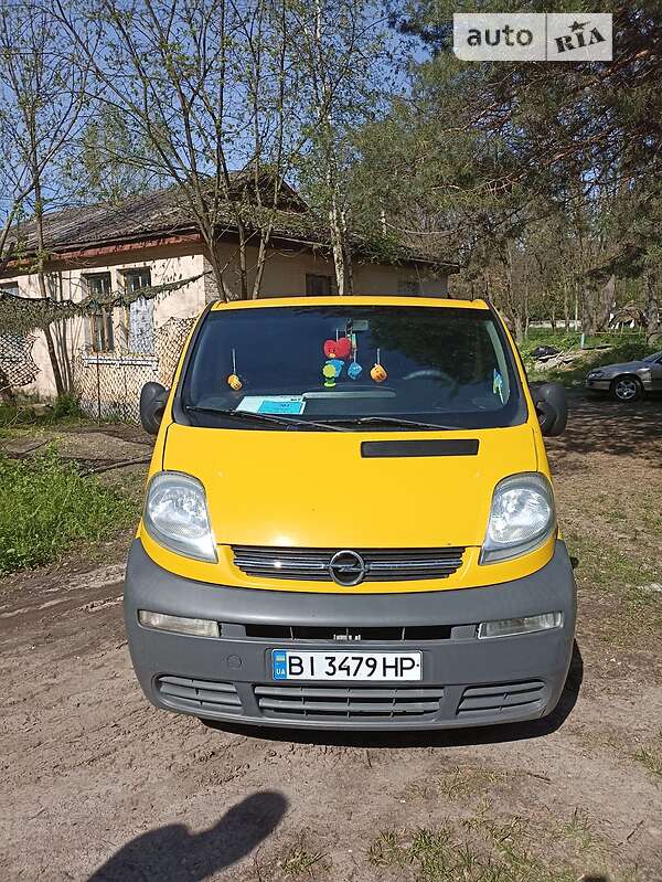 Мінівен Opel Vivaro 2004 в Черкасах