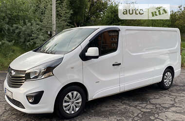 Вантажний фургон Opel Vivaro 2015 в Сумах