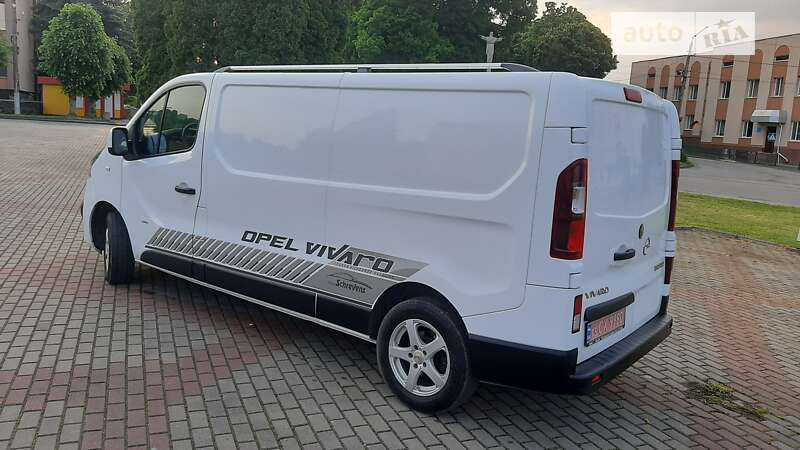 Грузовой фургон Opel Vivaro 2018 в Луцке
