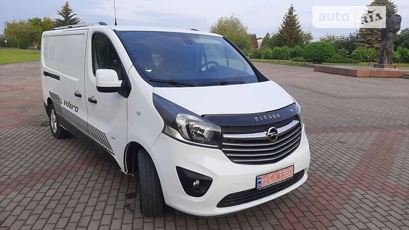 Грузовой фургон Opel Vivaro 2018 в Луцке