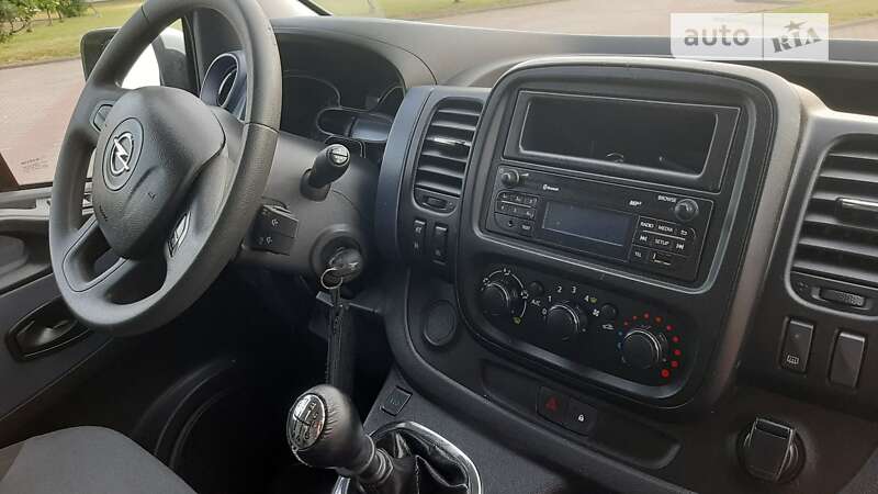 Грузовой фургон Opel Vivaro 2018 в Луцке