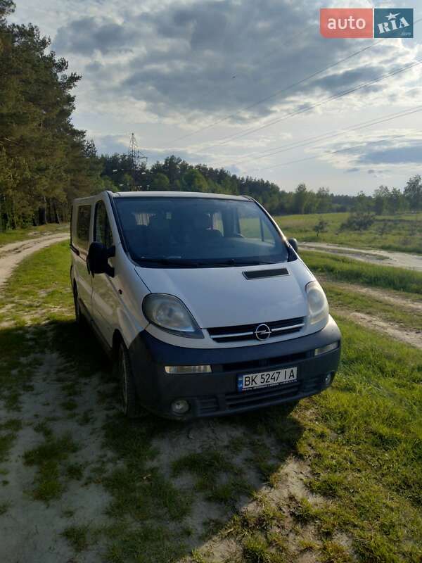 Мінівен Opel Vivaro 2003 в Володимирці