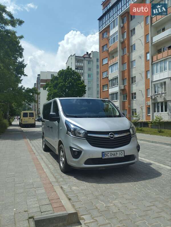 Мінівен Opel Vivaro 2015 в 