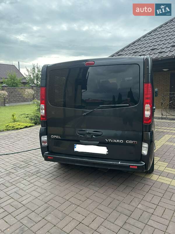 Мінівен Opel Vivaro 2013 в Луцьку