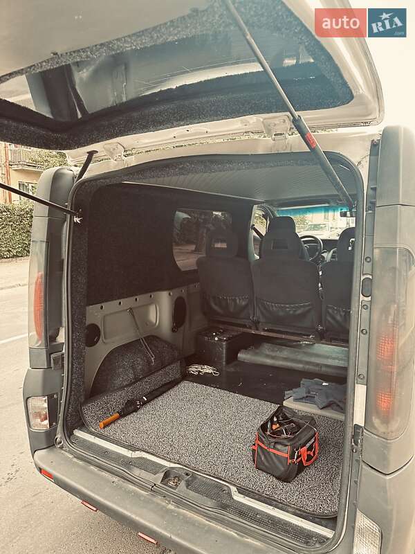 Opel Vivaro 2003