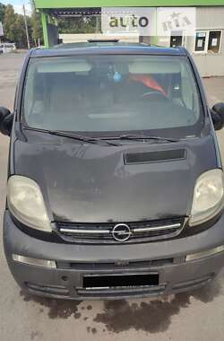 Вантажопасажирський фургон Opel Vivaro 2004 в Чернігові