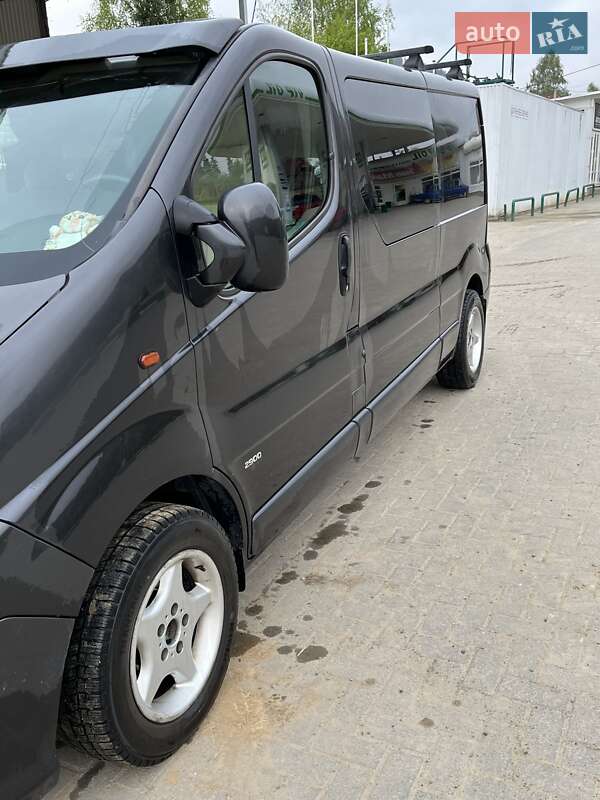 Мінівен Opel Vivaro 2007 в Чернівцях