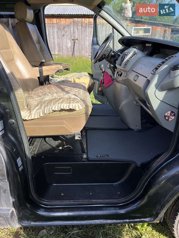 Мінівен Opel Vivaro 2007 в Чернівцях