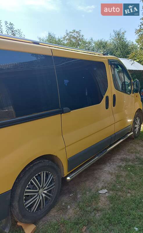 Минивэн Opel Vivaro 2003 в Золочеве