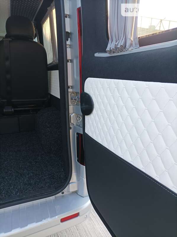 Мінівен Opel Vivaro 2019 в Києві