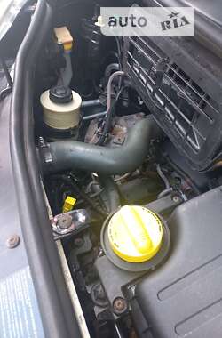 Минивэн Opel Vivaro 2010 в 