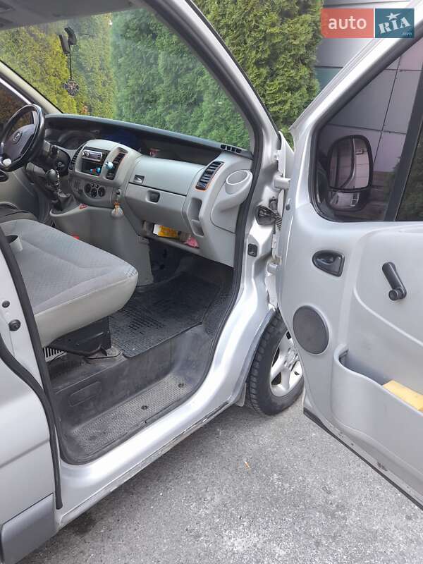 Минивэн Opel Vivaro 2004 в Харькове