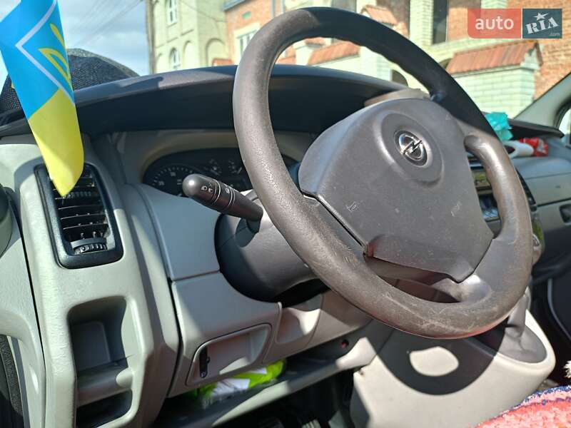 Мінівен Opel Vivaro 2005 в Львові