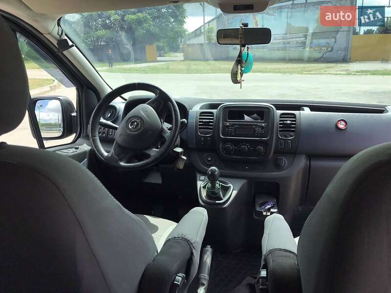 Минивэн Opel Vivaro 2015 в Александрие